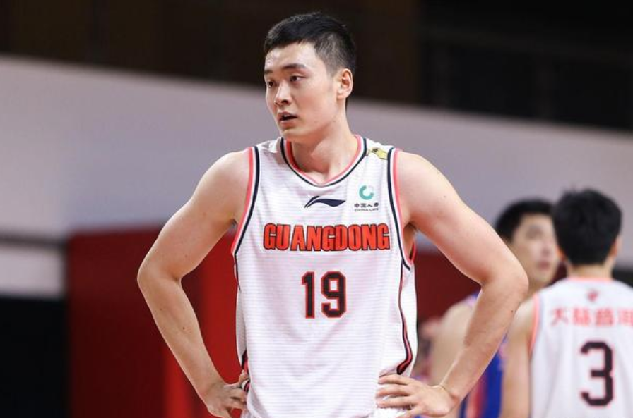 窗口期多特蒙德备战CBA常规赛,队长鼓劲细节流出,气氛紧张,阵容厚度经受考验的简单介绍 窗口期多特蒙德备战CBA常规赛,队长鼓劲细节流出,气氛紧张,阵容厚度经受考验的简单介绍